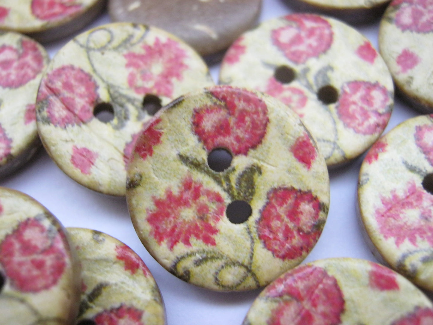 12 Floral Coconut Shell Buttons 15mm (5/8") Red Flower Painted Sewing Buttons
