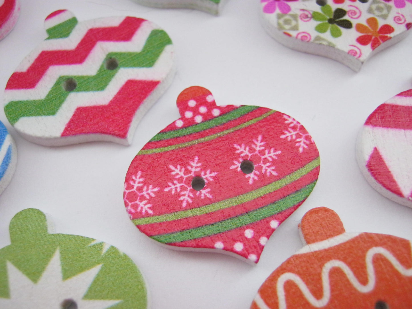 25 Christmas Bauble Buttons 25mm (1") Festive Ornament Sewing Buttons for Xmas Crafts