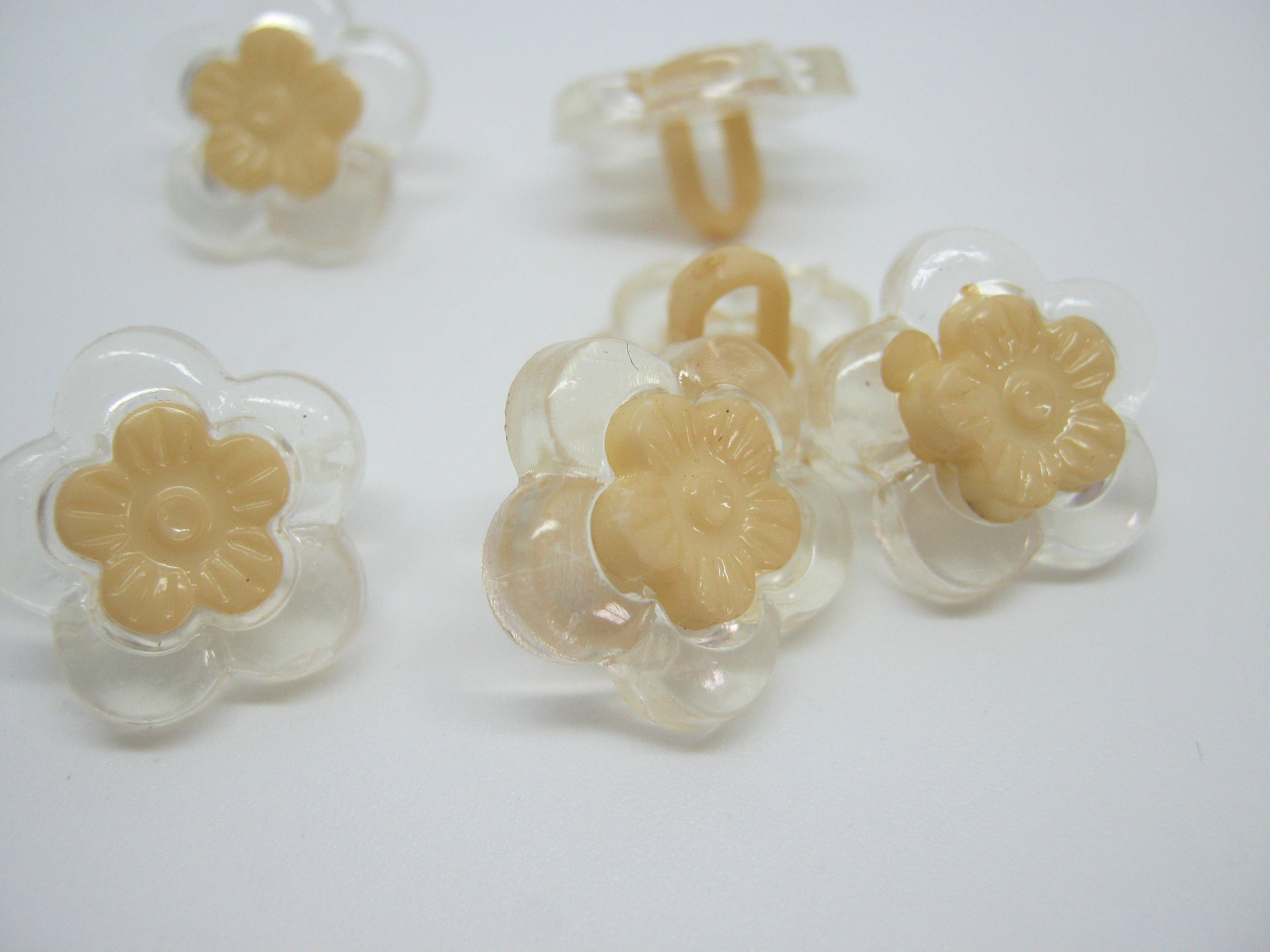 10 beige Flower Shaped Buttons with Transparent Petals 15mm (5/8") beige shank Floral Buttons for Women's and Girls' Clothing