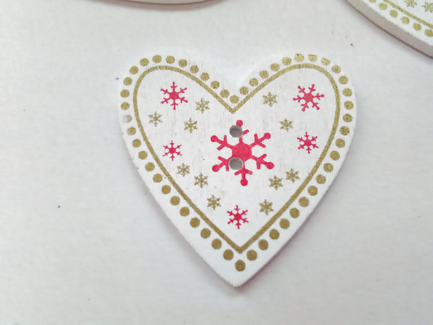 5 Large White Hearts Buttons 32mm (1 1/4") Wooden Hearts with Snowflakes for Christmas Clothing and Crafts