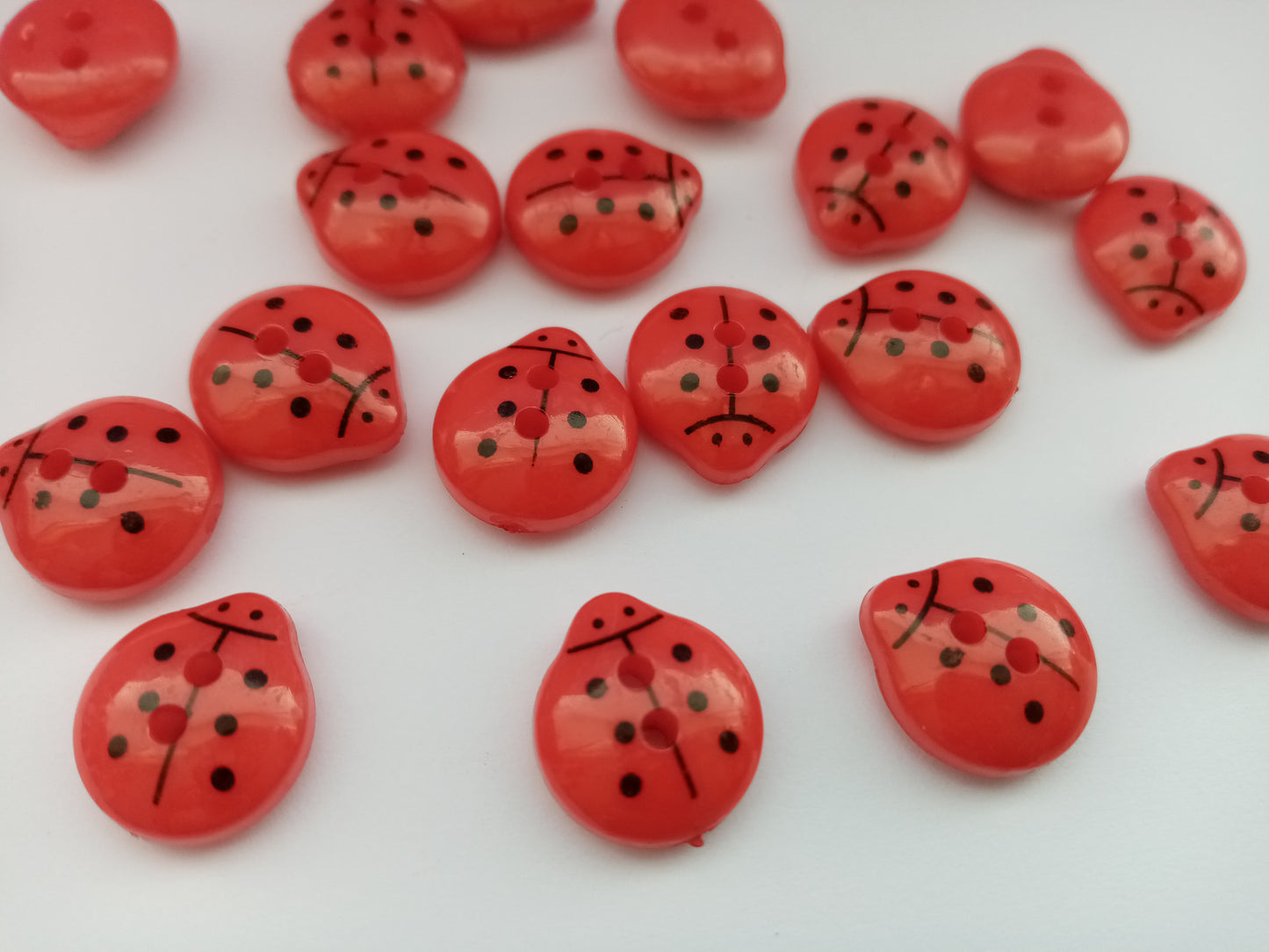 Ladybird Sewing Buttons 15mm (5/8") Resin Ladybug Buttons for Children's Clothing and Crafts