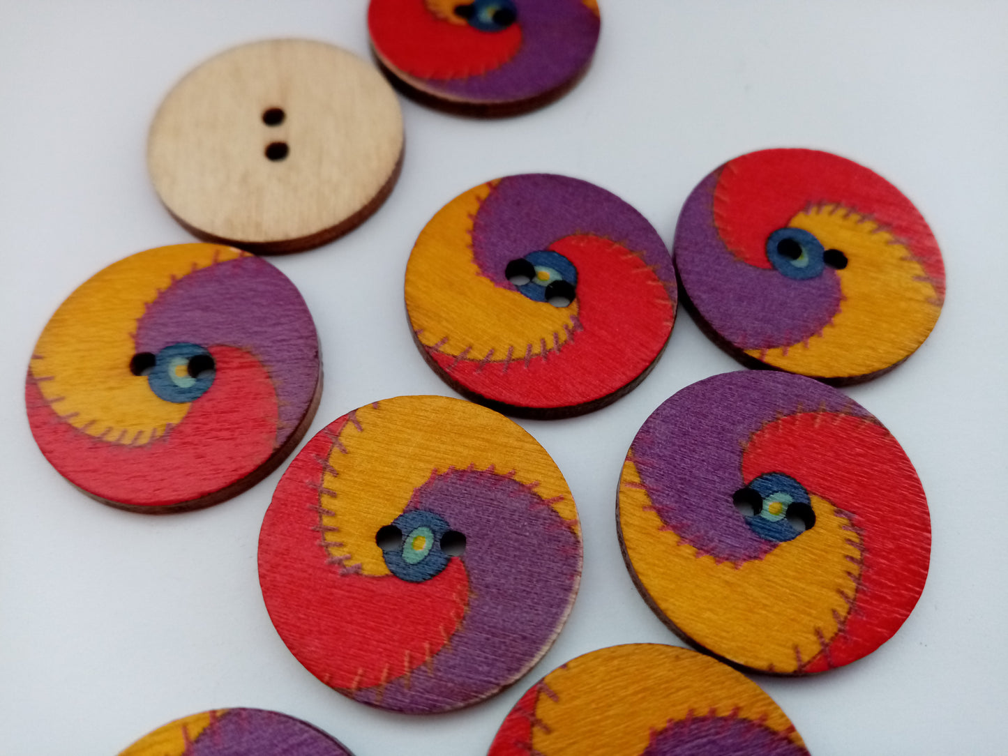 10 Wood Spiral Sewing Buttons 25mm (1") Abstract Focal Buttons for Clothing and Crafts