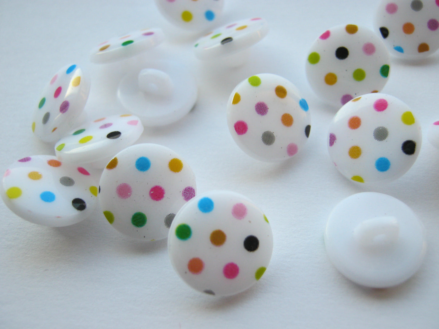 White Multicolour Spot Shank Buttons 13mm (1/2") Spotty Polka Dot Sewing Buttons for Women's Girls' and Baby Clothing and Accessories